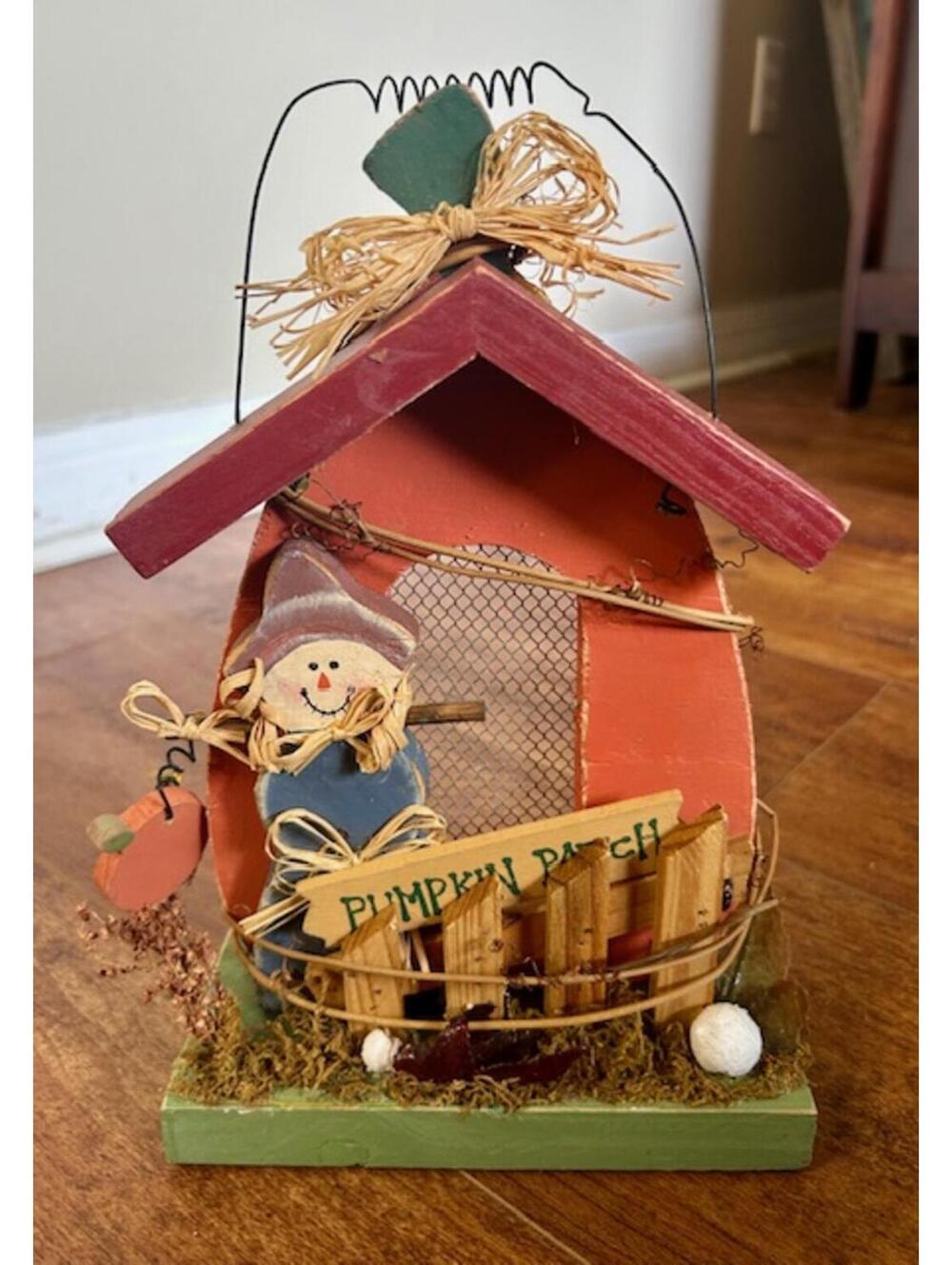 Rustic Pumpkin Patch Wooden Decoration with Scarecrow